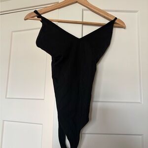 GARAGE - black v-neck bodysuit